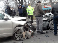 Ребенок и двое взрослых пострадали в массовом столкновении автомобилей на Ботанике 