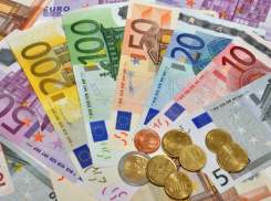 Курс валют: евро впервые за этот месяц перевалил за 21 лей 