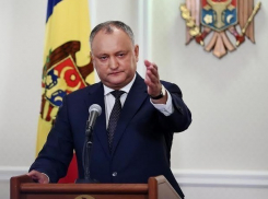 «Плохим танцорам» демократам, желающим запретить в Молдове российские СМИ, ответил Додон 