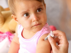 Штраф в 7500 евро и лишение родительских прав ждут молдаван в Италии за отказ в вакцинации ребенка