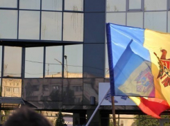 В Чистый четверг офисное здание Global Business Center отмывали от яиц