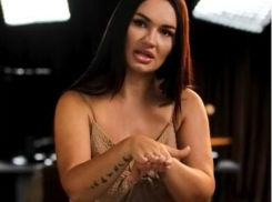 Напавший на девушку таксист-извращенец оказался женат и был полицейским