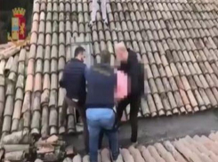 В Италии двое молдаван несколько лет прятались от полиции на ферме, но в итоге были задержаны на чердаке