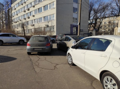 Кишиневцы: из-за припаркованных машин ходить по старому городу невозможно