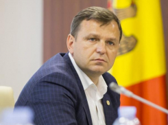 «Подайте копеечку» - Андрей Нэстасе стал получать «небольшую» зарплату в 1 000 евро