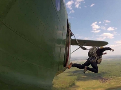Военнослужащий чудом выжил после прыжка с парашютом в Приднестровье