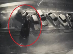 Таран водителем припаркованных автомобилей в Кишиневе попал на видео