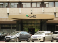 Расследование: Услуги каких ресторанов, гостиниц и авиакомпаний выбирают парламент, президентура и Государственная канцелярия 