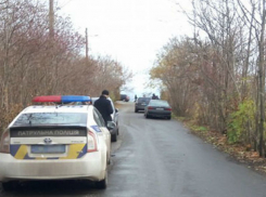 Беременной женщине сломали руку в одесском парке