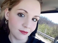 Обнаженными фото симпатичная учительница стимулировала школьников к учебе