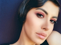 Сексуальная молдавская певица решила для осиной талии удалить себе ребра