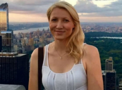 Секс с учеником на борту самолета оказался роковым для улыбчивой блондинки