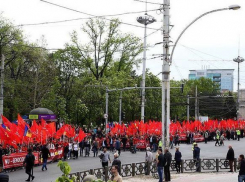 В Кишиневе прошел грандиозный первомайский марш и митинг 