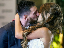 Свадебные татуировки сделали суперфутболист Месси и его красавица-жена