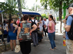 Спасение пассажирки переполненного и раскаленного троллейбуса в Кишиневе попало на видео 