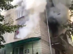 Пятиэтажный жилой дом загорелся в Кишиневе, жильцы эвакуированы 