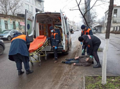 Карабинеры помогли мужчине, который потерял сознание прямо посреди улицы