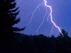 Молния убила мужчину, который пошел за водой