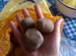 Мошеннический «сюрприз» в мешке с картошкой сняла на видео жительница Ниспорен