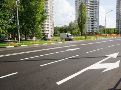 С огромным опозданием в Кишиневе стали наносить дорожную разметку