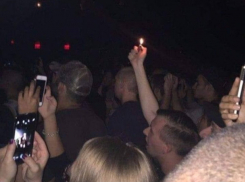 С пандемией покончено? Фото толпы зрителей на концерте в Кишиневе