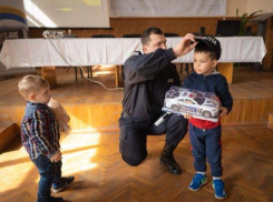 Патрульные инспекторы посетили маленьких пациентов в Детской городской клинической больнице №1