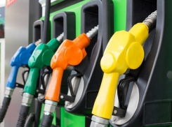 Бензин и дизтопливо в Молдове упали в цене