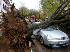 Чрезвычайное положение из-за мощного урагана ввели в Германии