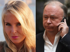 Известный российский телеведущий обвинил красавицу-жену в попытке убийства с помощью киллеров-бандеровцев