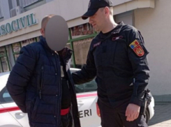 Прямо в центре гопник отобрал у мужчины телефон и продал его через несколько минут