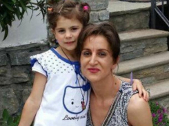 Молодая румынка жестоко расправилась с дочерью и покончила жизнь самоубийством 