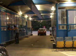 Дальнобойщик попытался прорваться через таможню в Леушенах по фальшивому документу