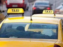 Матерящийся столичный таксист шокировал девушку предложением сексуального характера