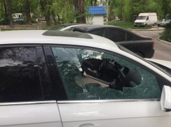 Издевательства над припаркованным автомобилем на Ботанике совершили грабители