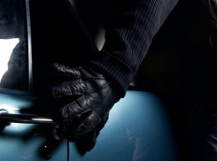 Задержаны двое мужчин, взломавших и обокравших за ночь пять машин 