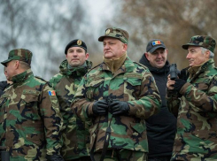 Мы не станем покупать танки, а будем строить детские сады и школы, - Додон 