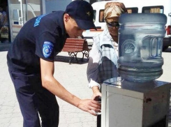 Более 40 тысяч человек обратились за помощью в палатки спасателей