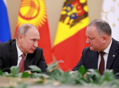 Игорь Додон поздравил Владимира Путина с Днем России