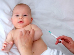 Бурные эмоции столичных мам вызвали особенности прививок младенцам