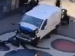 Теракт в Барселоне попал на видео