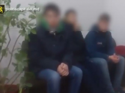 Три подростка в Кишиневе задержаны по подозрению в воровстве из машин