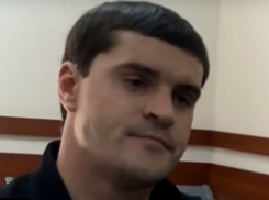 «Шарлатан, какие на тебе брюки?»: оскорбление журналиста депутатом Цуцу попало на видео 