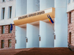 Часть парламента может быть отведена под... общественную парковку?