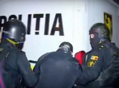 Киллер после глупого конфликта застрелил на балконе в Кишиневе молодого человека и ранил его друга 