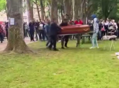В Бельгии погиб 12-летний мальчик из Молдовы — его сбил полицейский автомобиль во время погони