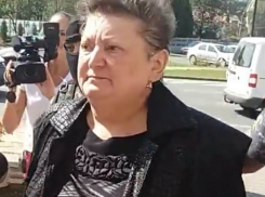 Робин Гуд в юбке: сотрудница банка украла миллионы леев и пожертвовала их бедным и церкви