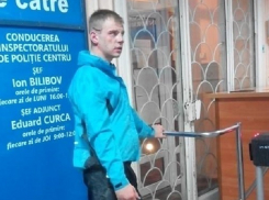 «Ублюдка» из автомобиля жены вытащил за ноги шокированный мужчина в Кишиневе