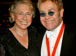 Мать Элтона Джона, с которой он не общался девять лет из-за мужа, ушла из жизни