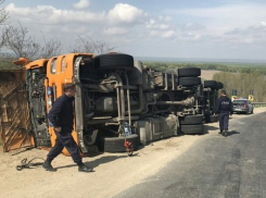 Водитель получил травмы в перевернувшемся грузовике на юге Молдовы
