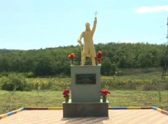 В Чимишлийском районе установили мини-копию столичного памятника Штефану чел Маре